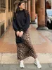 Kjolar kvinnors casual leopard tryck vintage lång kjol a-line mode satin vikar hög midja lady midi street 2024 sommar botten