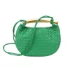 Die Geschäfte sind 85% Rabatt auf gewebte Frauentasche 2024 Neue Mode vielseitige Handtasche High Texture Single Schulterlampe