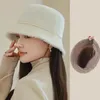 Berets Winter Bucket Hats For Women Flat Top Fisherman Cap Female Keep Warm Fashion Design Beads Chain Faux Fur Korean