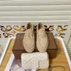 Designer Casual Shoes LP Suede Loafers Summer Walk Charms utsmyckade skor par skor män kvinnor läderlägenheter