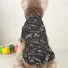 Vêtements pour chiens vêtements pour animaux de compagnie à collision résistante à la lettre noire de longue durée des vêtements imprimés pour quotidiennement