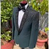 Blackish Green Blazers Mężczyźni pasuje Pearls Frezowanie moda Bankiet 2 -częściowe spodnie kurtki biznesowe Spodnie