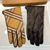 Rękawiczki designerskie dla kobiet klasyczne kratę męskie luksusowe rękawiczki zimowe ciepłe rękawy na palce podgrzewane dłonie moda oryginalna skórzana rękawiczka