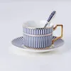 Британский стиль роскошные марокканские кофейные чашки Spoon Spoon Set Set Ceramic Mug Фарфоровая простые чайные наборы кухонные напитки 240508