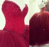 Abiti da quinceanera rosso scuro sexy abito da ballo maniche cristallo perline di cristallo glitter borgogna lunghezza lunga lunghezza 15 abiti da festa da ballo parente 6397308