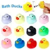 Toys de banho 20/10pcs Patos de banho patos de borracha estridente com brinquedos de água com chá de bebê Squeeze Sound para crianças Favores de aniversário D240507