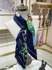 Роскошный дизайнер Женский шелк шарф шарф ручной работы ручной работы скрученный твил шелк шелковый шарф gaoqiao седло 90 квадратных шарфов Большой шаль H004089S09 черный шарф