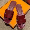 2024 TOP Luxury Designer Femmes Sandale décontractée Classic Classic Sandales colorées House Quality Plateforme Chaussures Femme Summer et hiver Outdoor Beach Flat Slippers