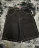 Amerikaanse Y2K retro cartoonpatroon denim shorts losse hiphop jogger heren mode zwart basketbal zweetwapen 240423