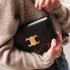 Metall Designer Bag Ce Bag Classic Unterarm Tofu Bag Fashion Button Umhängetasche Claudes Handheld Leder Womens Bag Wom