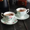 Kwiatowe filiżanki herbaty i spodki z Gold Trim z Gold Trim Pudełko na kawę Puchar Brytyjczyków 240430