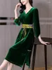 Casual jurken 2024 Green Velvet V-hals lange mouw herfst winter luxe losse dames vrouwen Koreaanse vintage elegante avond J321