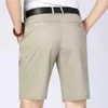 Shorts masculins Summer confortable Mentes pour hommes 100% coton Shorts hommes kn longueur banc de planches classiques shorts de plage masculine pantalon court y240507