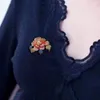 Broches finos de esmalte de luxo rosa peônia azul para mulheres elegantes lady flor flor folha pérola colar