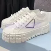 Geborsteld lederen sneakers voor mannen dames plat bodem wit platform schoenen klassieke schoenen sneaker designer ontwerper hoogwaardige tennisschoen trainer mode T26