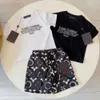 Sommar barnkläder Kort ärmmännens och kvinnors sporttrendiga märke tryck Baby T-shirt Shorts Två stycken Set Frozen Toddler Boy Clothing