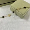Bracciale di trifoglio di foglie classiche di moda per donne Braccialetti Lucky Braccialetti Pendiari Flower Wedding Jewelry