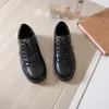 Europe et les États-Unis Chaussures décontractées haut de gamme Men 2024 Nouvelles chaussures en cuir triangle de mode hommes Houstable Chaussures à lacets plats confortables
