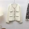 Damesjassen Elegante o-neck parelknoppen Mink Fleece Cardigan Tops Koreaanse hit kleur dikke korte jassen 2024 all-match dames kleding c17