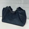 French One-Shoulder Capacity Handväska Bag Chain Denim Travel Totes Canvas Outdoor Metal Blue Quilted 56 cm Stor klassisk designer Luxury GDFF