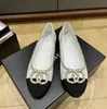 2024 Designer Shoes Pointed Toe Shallow Mouth Chain Flat Single Shoes Women's Small Fragrance Leather Peplum Ballet Shoes