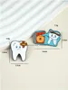 Pinos broches broche de dente garotas garotas de lapela pino fofo criativo esmalte molar engraçado feliz e escova de dentes usando máscaras /gravata borboleta /christ otg5z