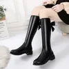 Botas calzado plano damas largos zapatos de eje de la rodilla de invierno para mujeres negras elegantes con tacones bajos impermeables en venta pu 39