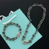 Anhänger Halsketten T-Familie U-förmige Hufeisen-Halskette Armbandschmuck mit kühlem und individuellem kleinem Luxusstil Q240507