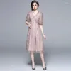 Parti Elbiseleri Yaz Fransız Stili Sizli Nakış Vintage Elbise Kadınlar Bölünmüş V Boyun Puf Sleve Dantel Midi