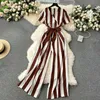 Kobiety Jumpsuits Rompers Delikatne kobiety kombinezon pasek V Szyja Niestarzałka 2024 Koronki w górę Bow High Street Korean Style Summer Rompers D240507