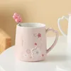 マグカップセラミックかわいいピンクの白い色桜の花パターンコーヒーマグ朝食ミルクオフィスウォーターカップスプーンと蓋