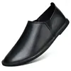 Chaussures décontractées Retro Ajustement pour hommes à la mode et légère Marque de printemps en cuir surdimensionné à la main
