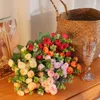 Flores decorativas lindas Rosas de seda artificial Bouquet Fake Plant Wedding Bridal Birthday Party Home Balcony Decor