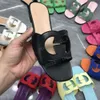 Sandals di spedizioni gratuite Donne donne intrecciate G Slide pantofole in gomma da donna sceneggiatura da spiaggia piatta per gelatina arancione muli autunno per estate pool di lusso impermeabili