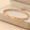 Bracelet numérique Romain Bracelet pour femmes accessoires en acier en acier inoxydable Bracelet de luxe Fashion J240508