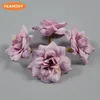 50pcs 26Colors Silk Rose Flower Heads Home Simulation Decor pour le scrapbooking Handicraft Festival Decoration 240422