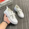 Fitnessschuhe Ladies Sneaker Atmungsaktives Netz Muffin mit dicken Böden erhöhte High Heel -Freizeitplattform -Sneaker