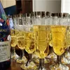 Cumas de tazas 6pcs Casas de vino de plástico desechables Fiesta de 5 oz Difción de bebida con tallo apilable para champán
