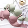 Soutien-gorge sexy serre de soutien-gorge sans fil One pièce soutien-gorge respirant ramasse le soutien-gorge de poussée vers le haut adapté aux sous-vêtements pour femmes