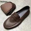 Chaussures décontractées Brown Flat Locages pour hommes Houstable en cuir doux en cuir souple couture à couches à couches pour hommes Slip-on