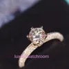 Bande de femmes Tiifeany Ring Jewelry Fireworks Cut Diamond V Gold Mosang CNC Hand Set High Quality