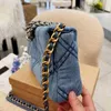 25 cm Classic Hardware Designer Blue Diamond Metal Metal Femmes Denim Cowboy Sacs Jumbo Silver Blue Handle Chain multicolore Tote Deep Quilt Koim