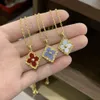 Designer Jewelry Pendant Necklaces Light Luxury Clover Necklace Womens Italian Drawing Craftsmanship Palace Style Collar Chain Agate 18K Gold