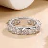 Luxury Mężczyźni Kobiety pierścionek biżuterii 925 srebrny srebrny 18-karatowy biały złoto Test karny 4 mm okrągły pierścionek z diamentem moissanite dla mężczyzn Kobiety ładny rozmiar prezentu 5-11