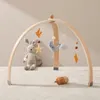 1 Uppsättning av baby trärlek Gym Mobilsupphängning Sensor Toys Rocket Mouse Activity Toys Folding Play Frame Room Decoration Toys 240426