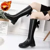 Botas calzado plano damas largos zapatos de eje de la rodilla de invierno para mujeres negras elegantes con tacones bajos impermeables en venta pu 39