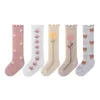 Kinder Socken neue Sommer -Baby -Mädchen Socken süße florale weiche Baumwolle elastische Farbnetz Neugeborenen Socken Knie hohe lange Kleinkind -Mädchen Socken
