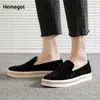Chaussures décontractées rivet les mocassins à semelle épaisse pour hommes augmentant la planche en cuir authentique de style coréen à la tendance