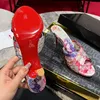 Designer Sandals Donne che attraversano mulo satinate pantofole che fioriscono scorrevoli di punta rotonda con tacchi da 8,5 cm Multicolor Fashion Luxury Slue