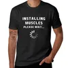 Polos masculinos instalando músculos ... por favor, espere camiseta, roupas fofas de garotas estampas de animais masculinas engraçadas camisetas